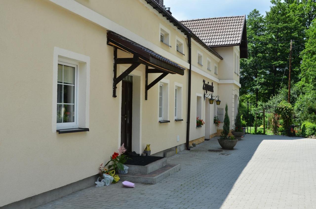 Gosciniec Zapiecek Hotel สโตรเนีย ชล็องสเกีย ภายนอก รูปภาพ